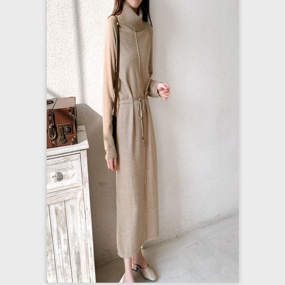 WILD LOOSE KNITTED DRESS - Picture 1 of 3